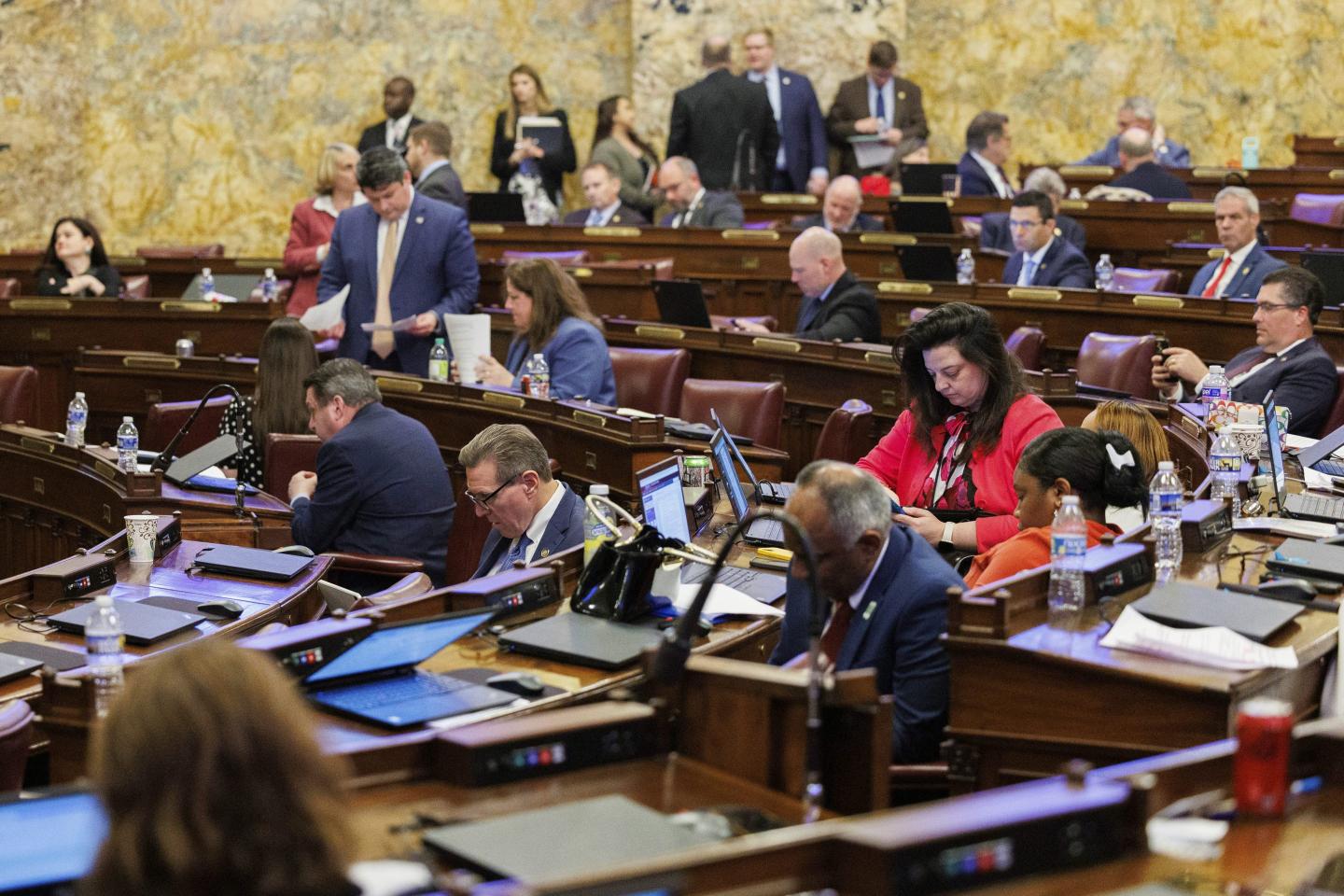 Pennsylvania bill would require companies to tell consumers when AI has been used to generate content they see or hear