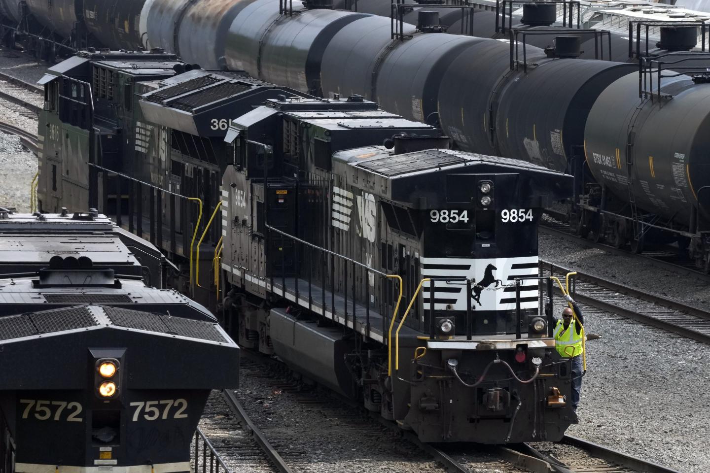 Activist investors aiming to take over Norfolk Southern gain momentum before key shareholder vote on embattled railroad’s future