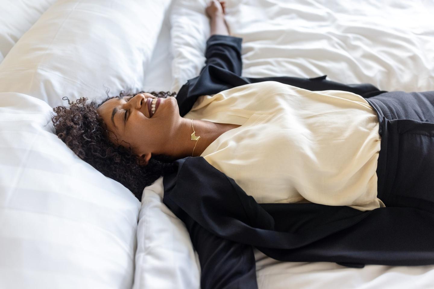 CEOs are happier with the amount of sleep they get each night than directors, managers, employees in nonmanagerial positions, and even business owners, according to the inaugural Expert Reviews Sleep Survey.