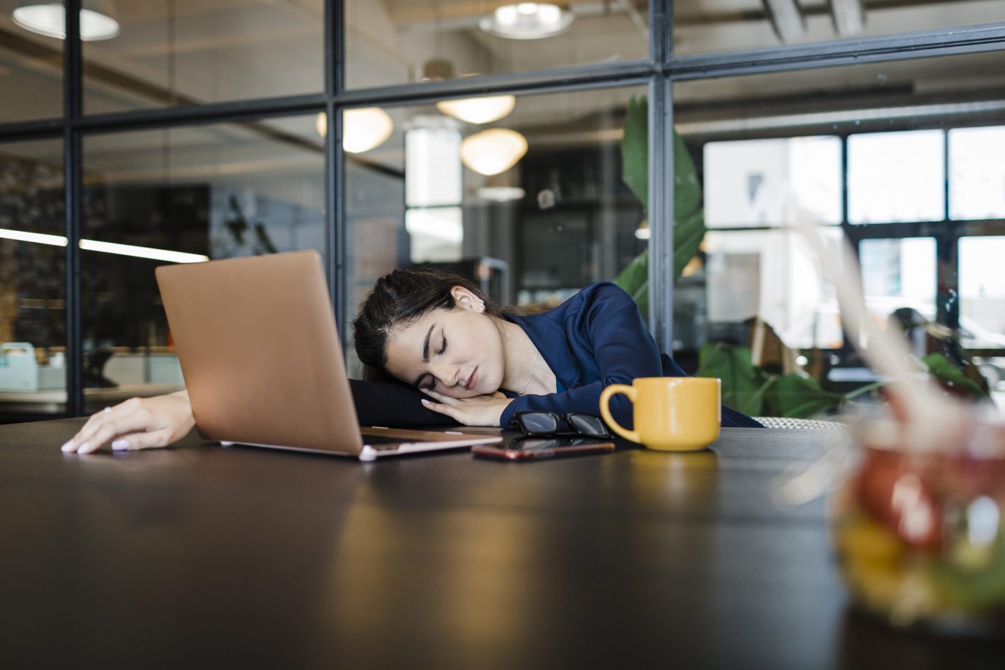 Occasionally falling asleep at work is par for the course, according to a new survey by sleep wellness company Sleep Doctor, with 46% of respondents saying they nap during the workday at least a few times a year.