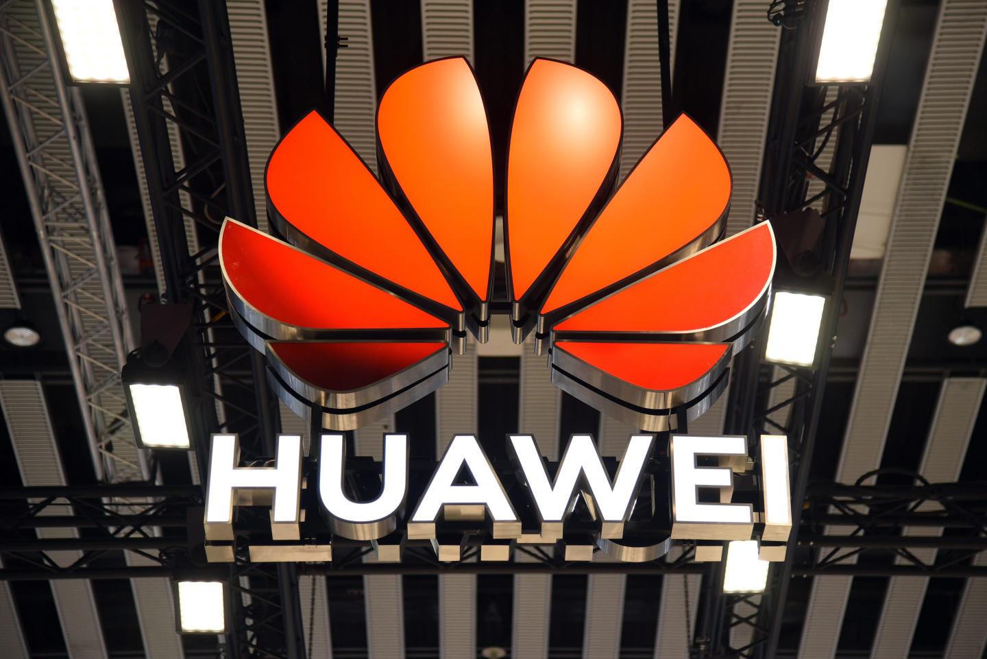 Huawei continues its comeback from U.S. blacklist, unveiling a new laptop with a homegrown OS and AI—and an Intel processor