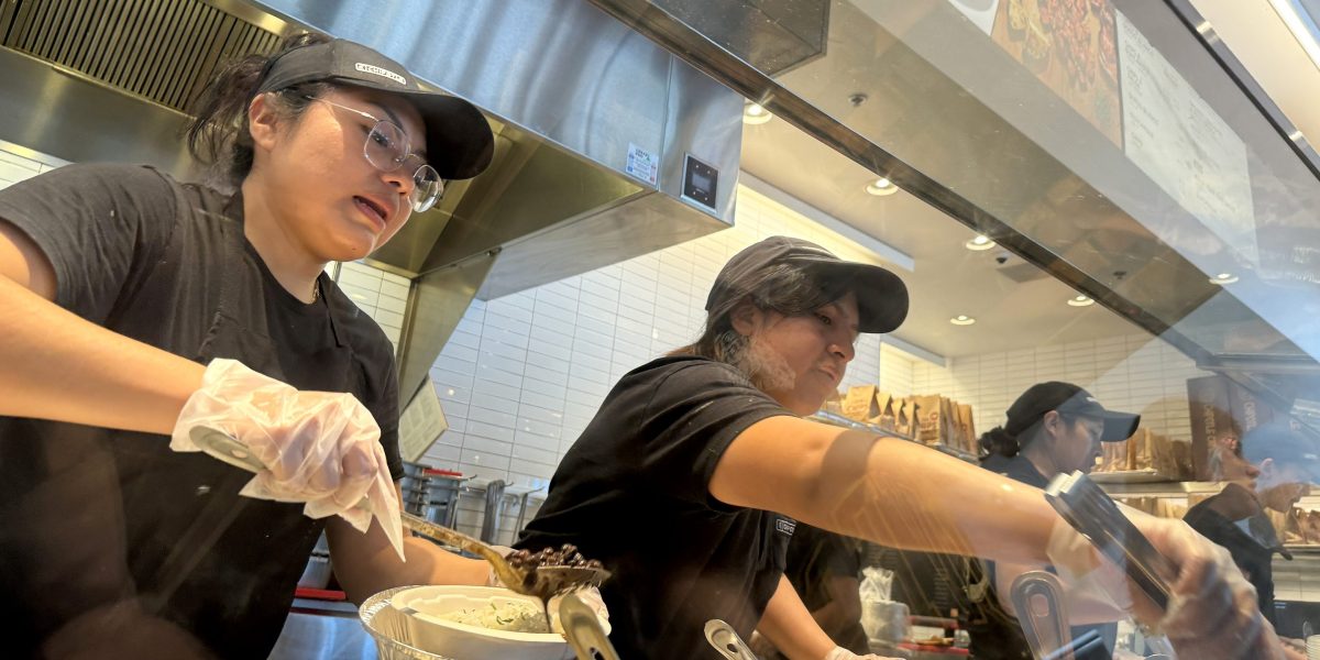 Livable wages mean more expensive burgers as California fast-food chains hike menu prices