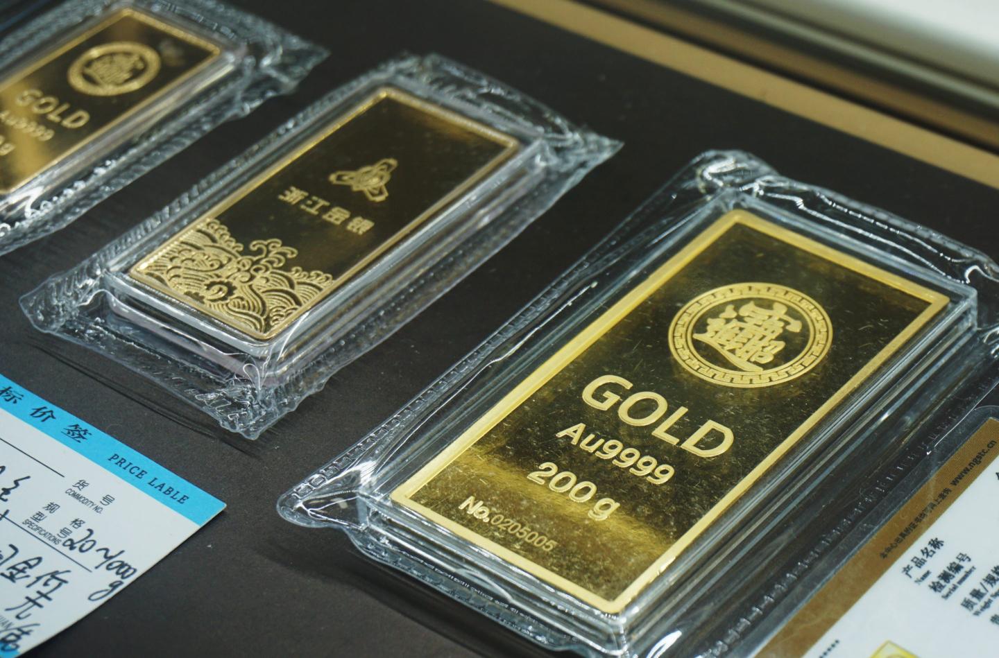 As gold prices hover near record high, Citigroup sees it smashing past $3,000