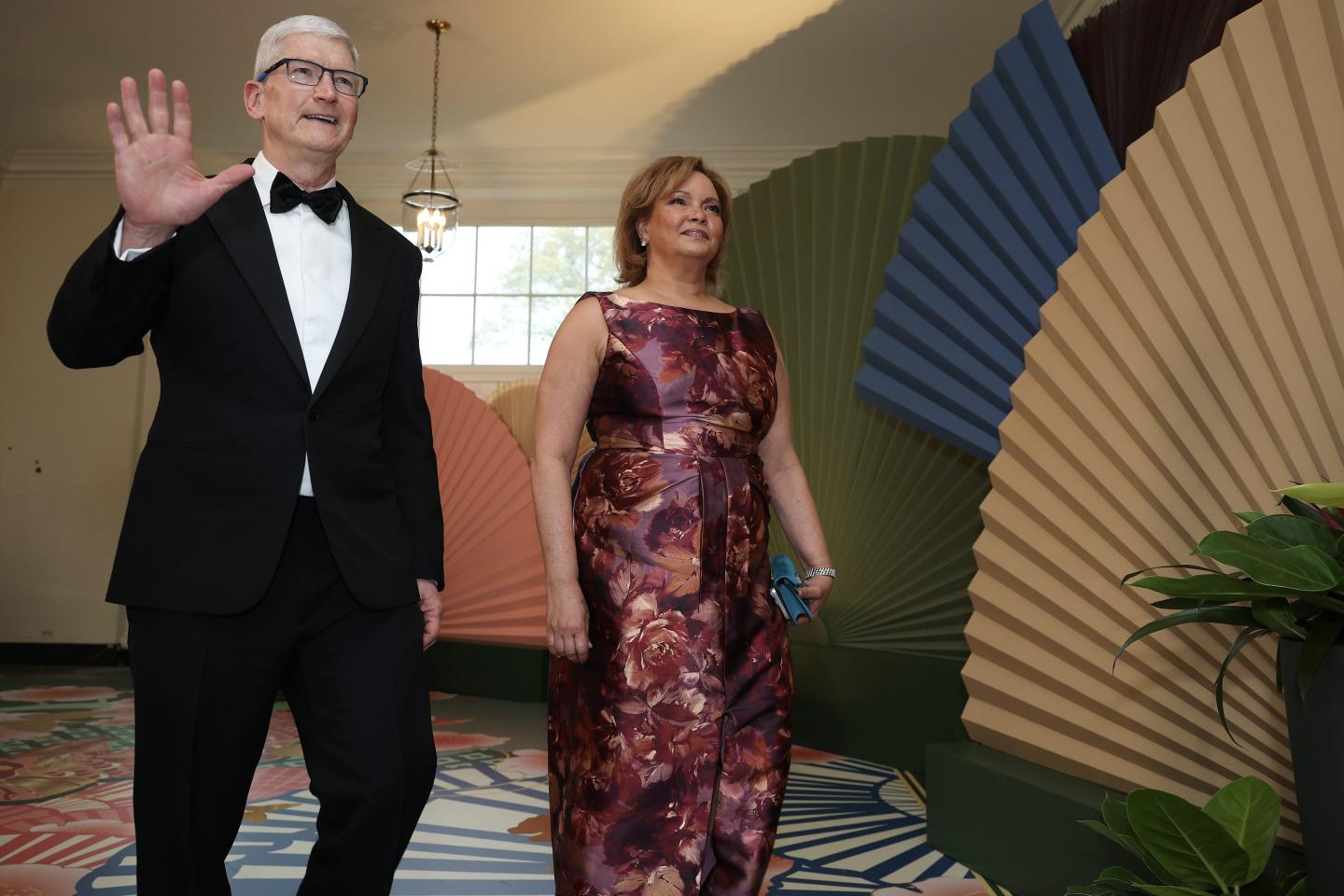 Tim Cook and Lisa Jackson