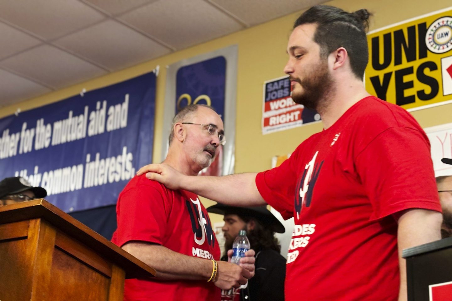 David Johnston, right, a worker at Mercedes, thanks UAW President Shawn Fain following a press conference in Tuscaloosa, Ala. on May 17, 2024.