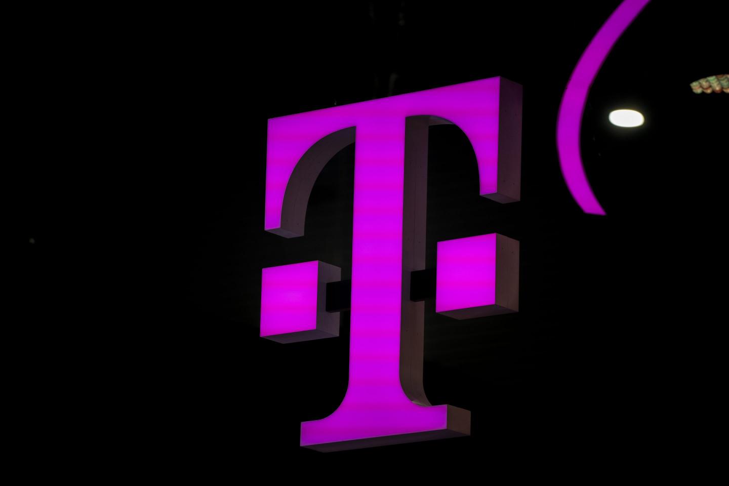 T-Mobile will buy almost all of U.S Cellular in $4.4 billion deal