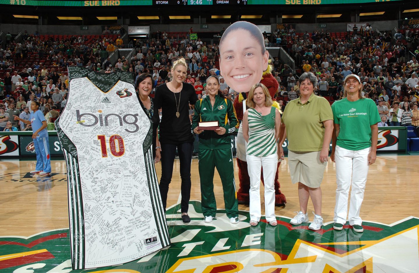Then Seattle Storm CEO Karen Bryant, players Lauren Jackson and Sue Bird, and team owners Dawn Trudeau, Lisa Brummel, and Ginny Gilder celebrate Bird's 10 years with the team in 2011.