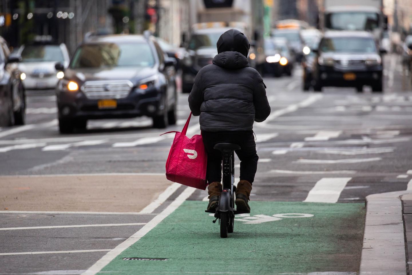 A DoorDash delivery in progress.