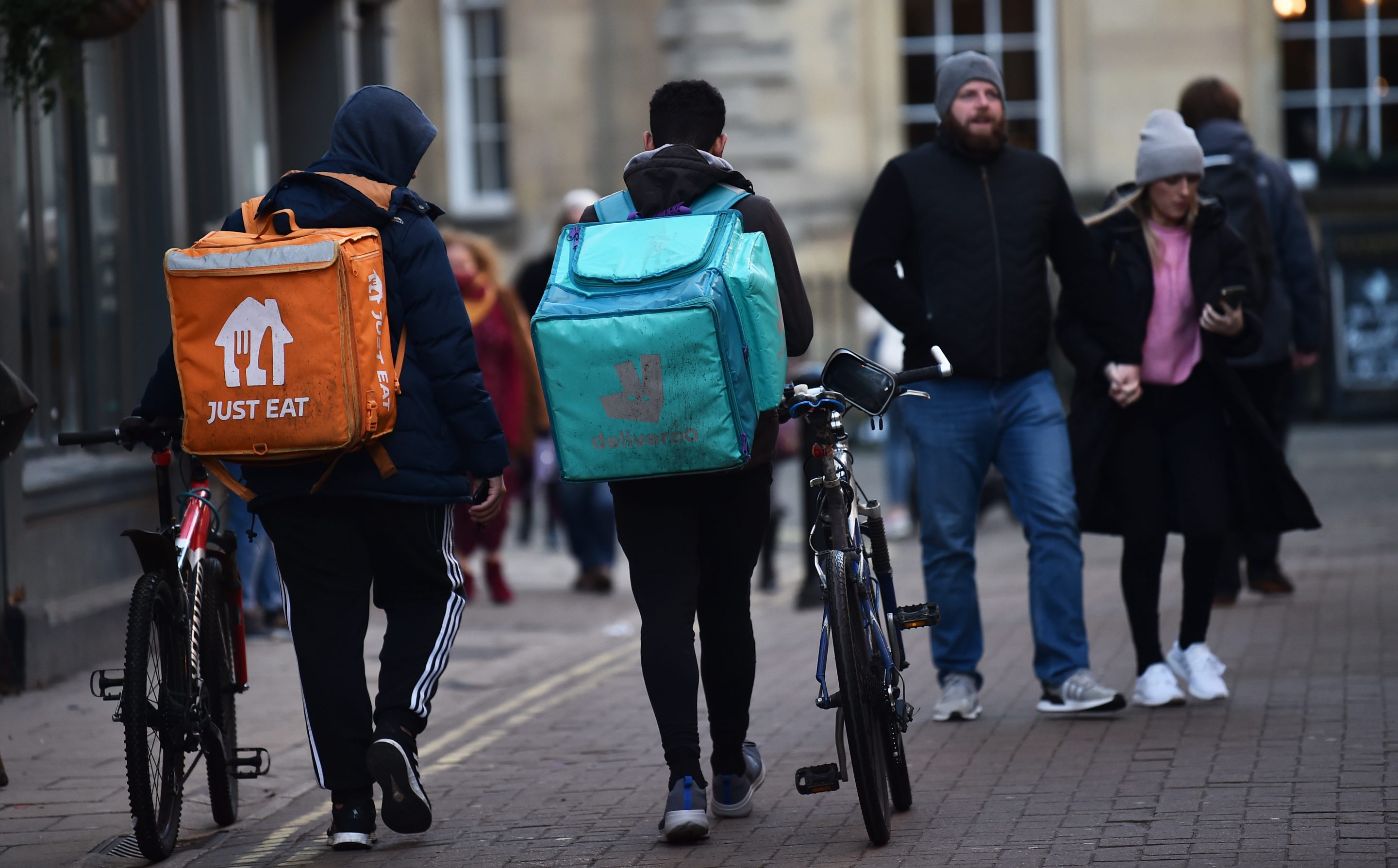Deliveroo driver bit off customer's thumb—now U.K. government cracks down on account sharing - Vimarsana News