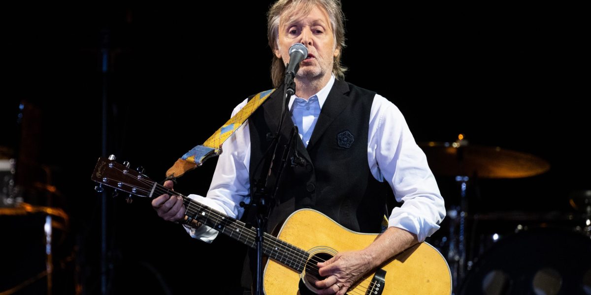 Paul McCartney is now a billionaire, the first British musician to do it&mdash;and the former Beatle can thank Beyonc&eacute;