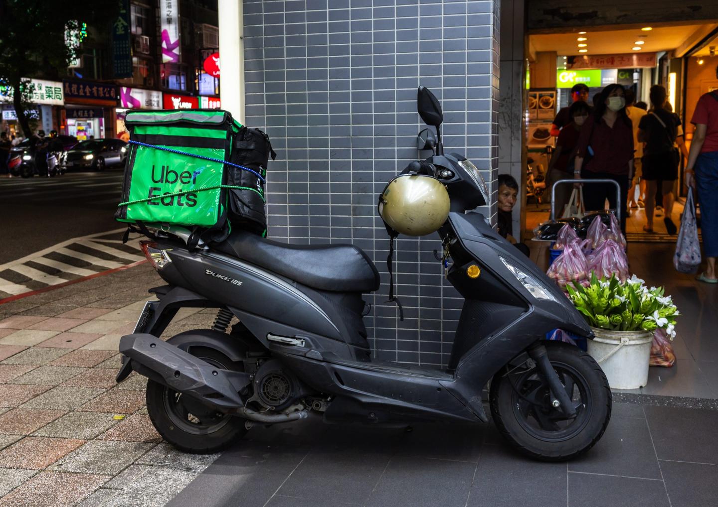Uber stokes monopoly fears with plan to pay almost $1bn for its only major food delivery competitor in Taiwan