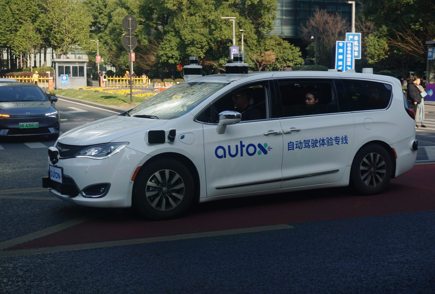 An AutoX robotaxi runs on a fixed route in Hangzhou in east China's Zhejiang province.