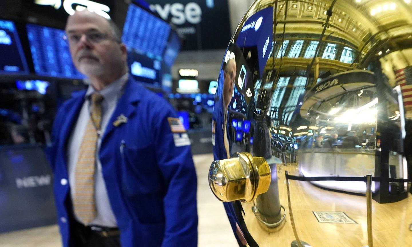 24/7 trading is already in full swing. Now Wall Street is considering ditching the opening and closing bells altogether
