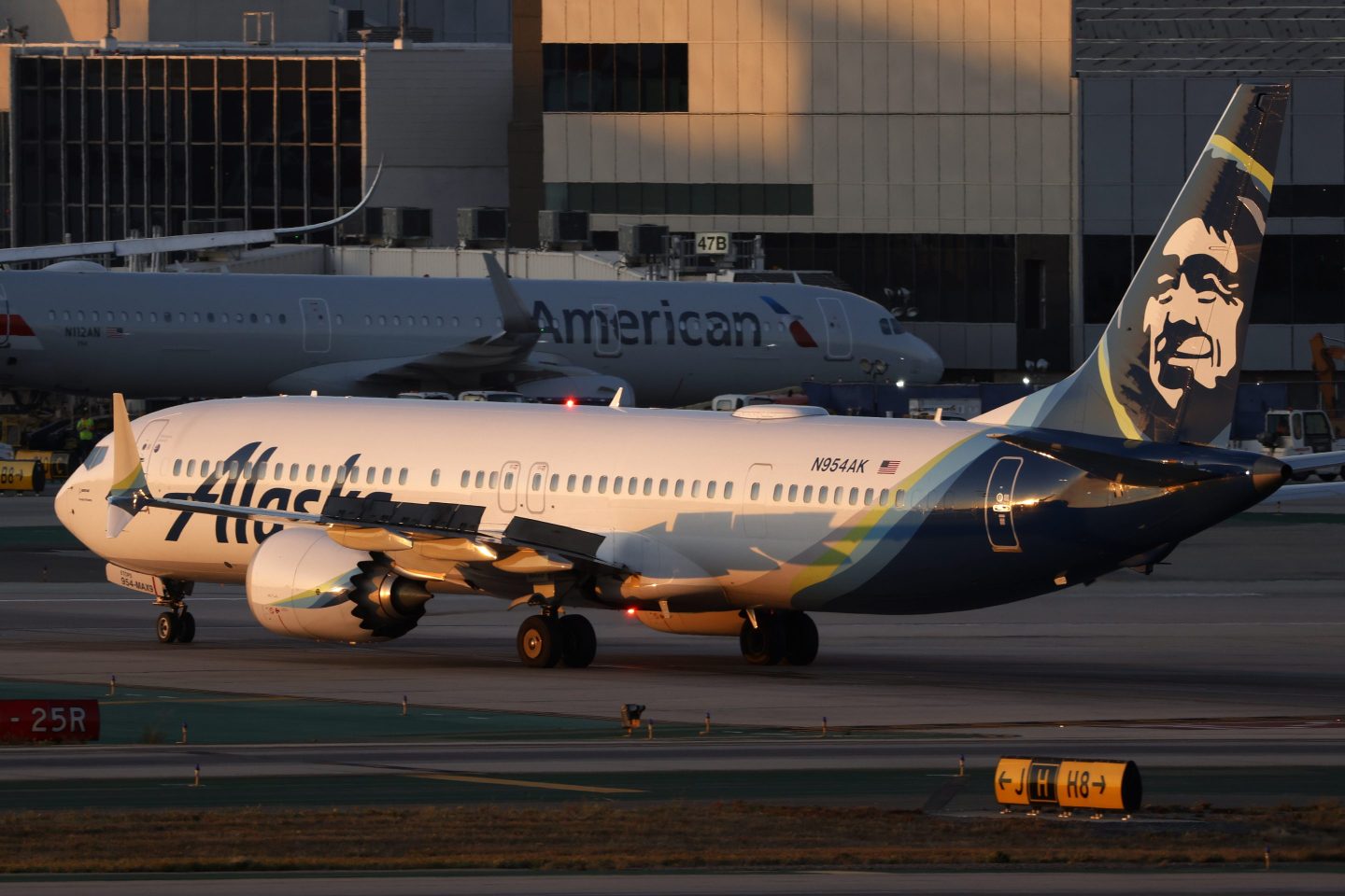 An Alaska Airlines taxis at Boeing 737 MAX 9