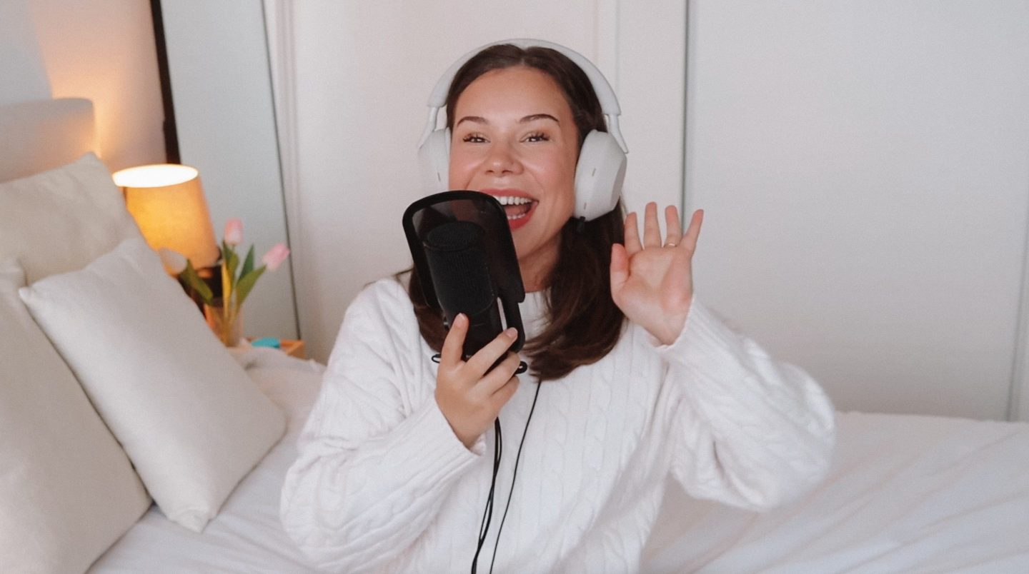 Tess Barclay recording content.