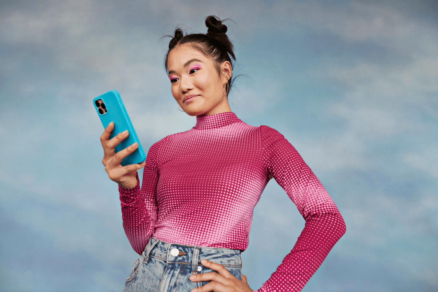 Forget airline miles—Gen Z and millennials are obsessed with nicotine pouch Zyn’s lucrative rewards program, which includes $400 Apple watches and $600 Dyson AirWraps