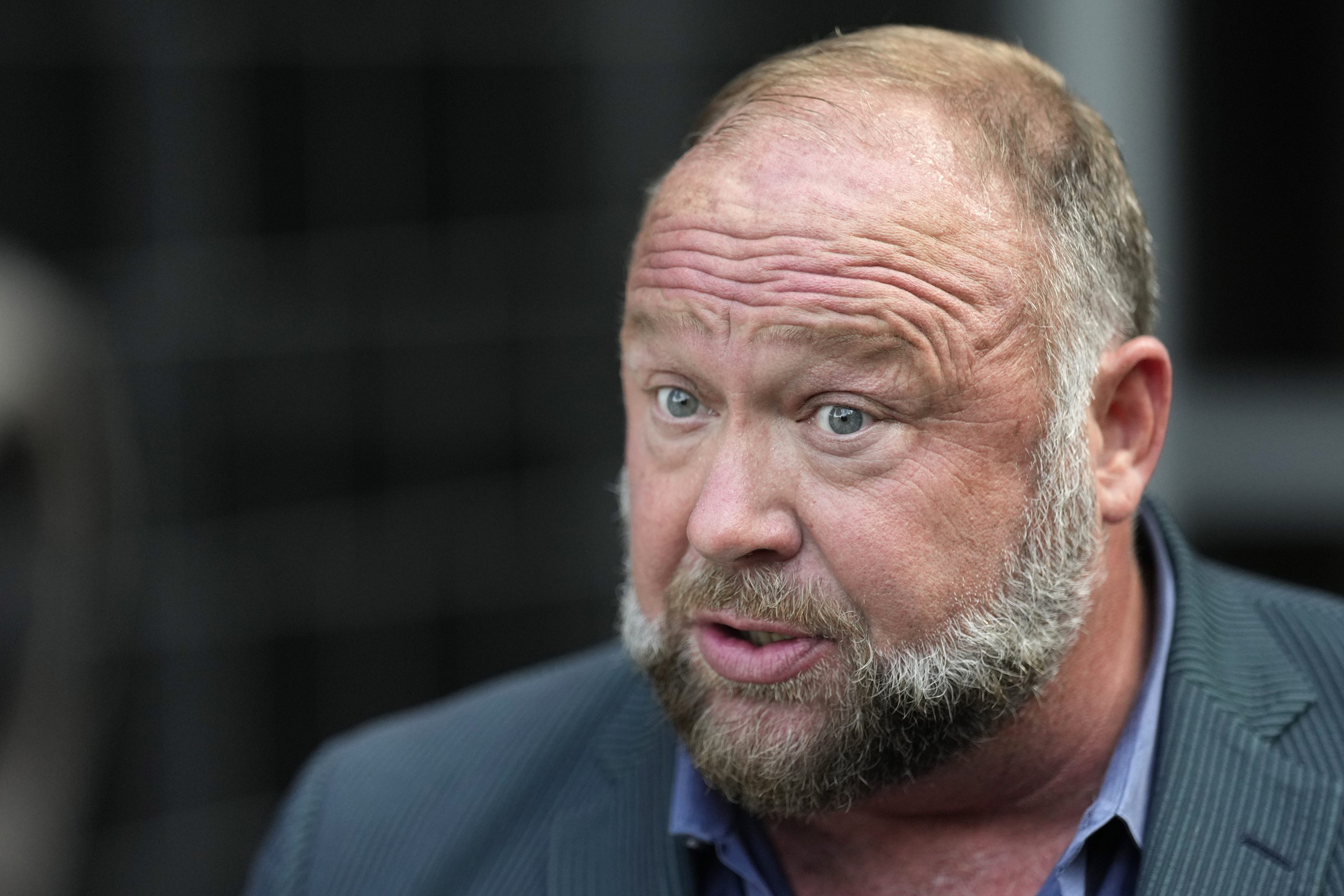Notorious conspiracy theorist Alex Jones' assets will be sold to pay a $1.5 billion debt to families of the Sandy Hook massacre victims - Vimarsana News