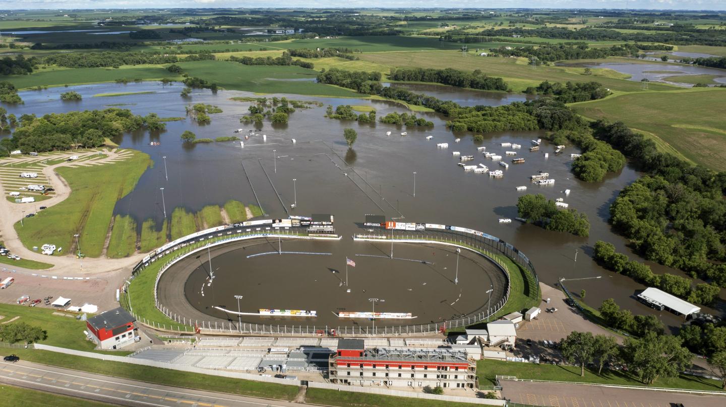 Millions of Americans sweat through scorching weekend and 13 rivers flood in the Midwest: ‘When the flood gauge is underwater, it’s really high’