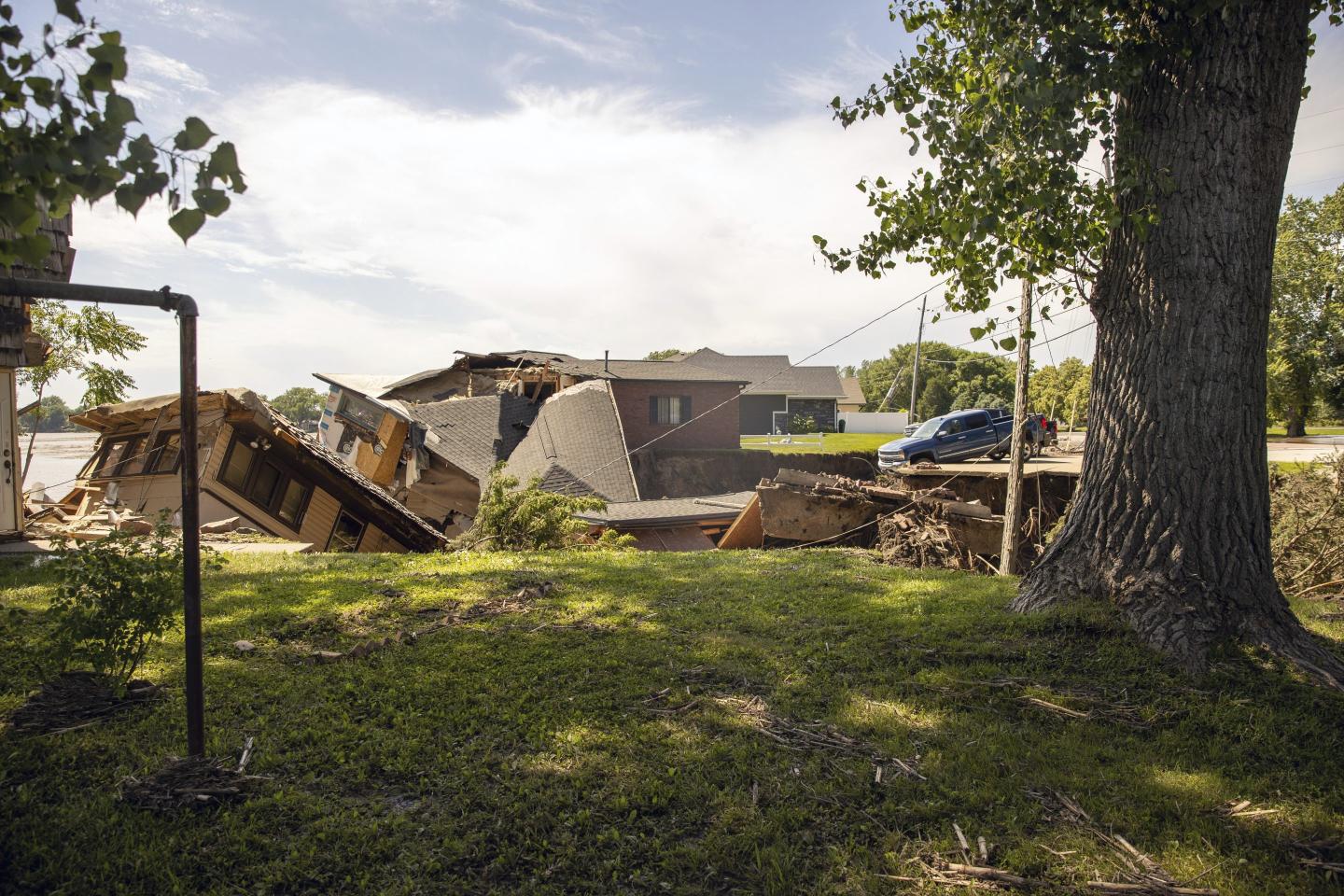 Midwest flooding kills 2 as surging river forces evacuations and rescues: ‘7,000 square feet of very pretty, pretty things. And it’s all gone’