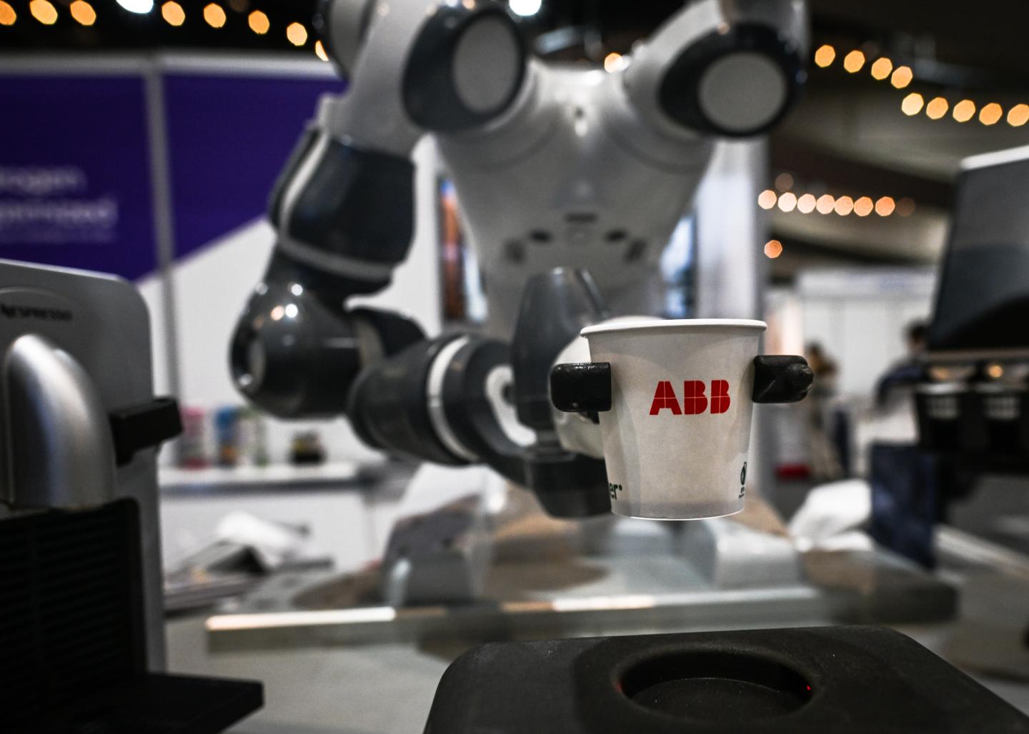Expect to see more cost-effective ‘cobots’ working alongside humans, says Bank of America