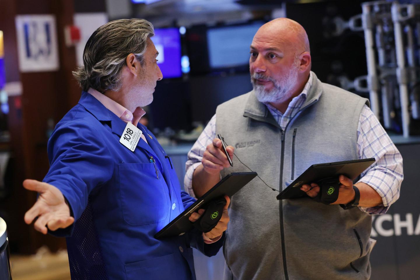 stock traders talking