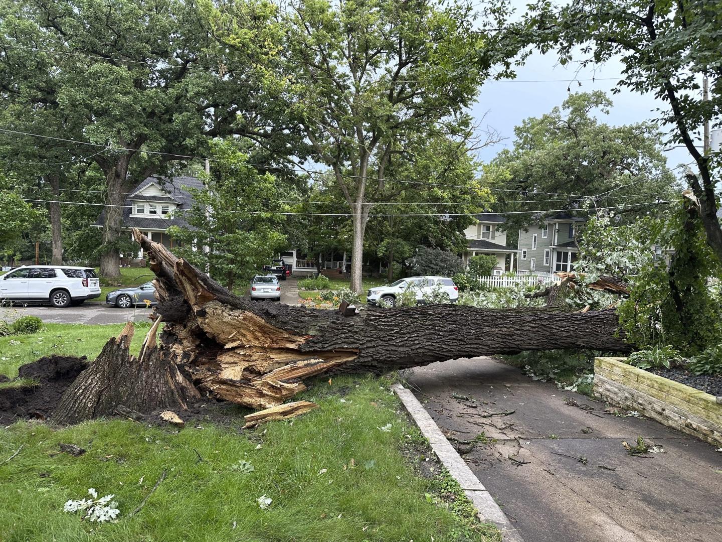 Tornado-spawning storms blow through the Midwest—including Chicago—and cut power to over 460,000