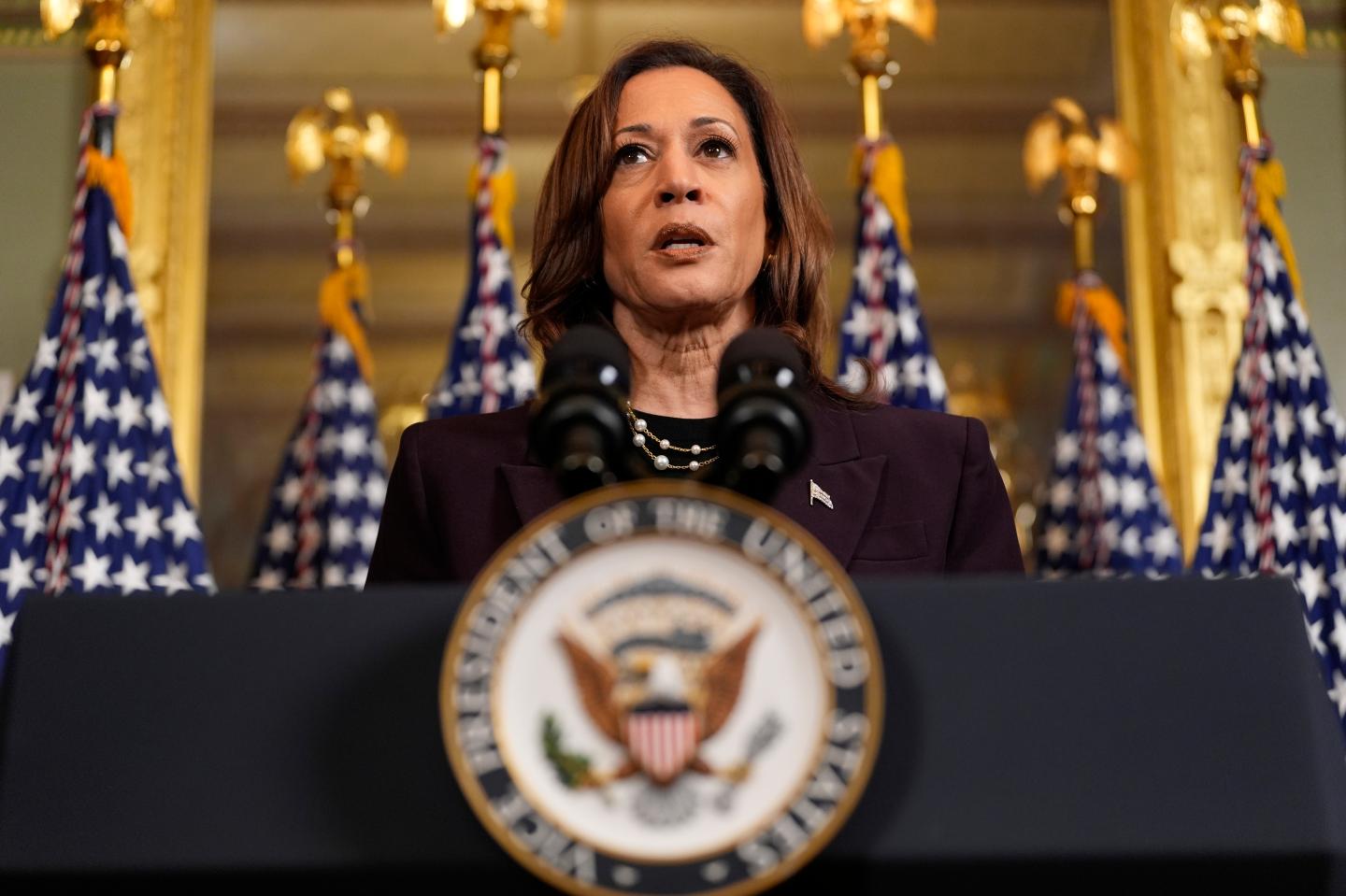 Barack and Michelle Obama endorse Kamala Harris, completing endorsements from party bigwigs