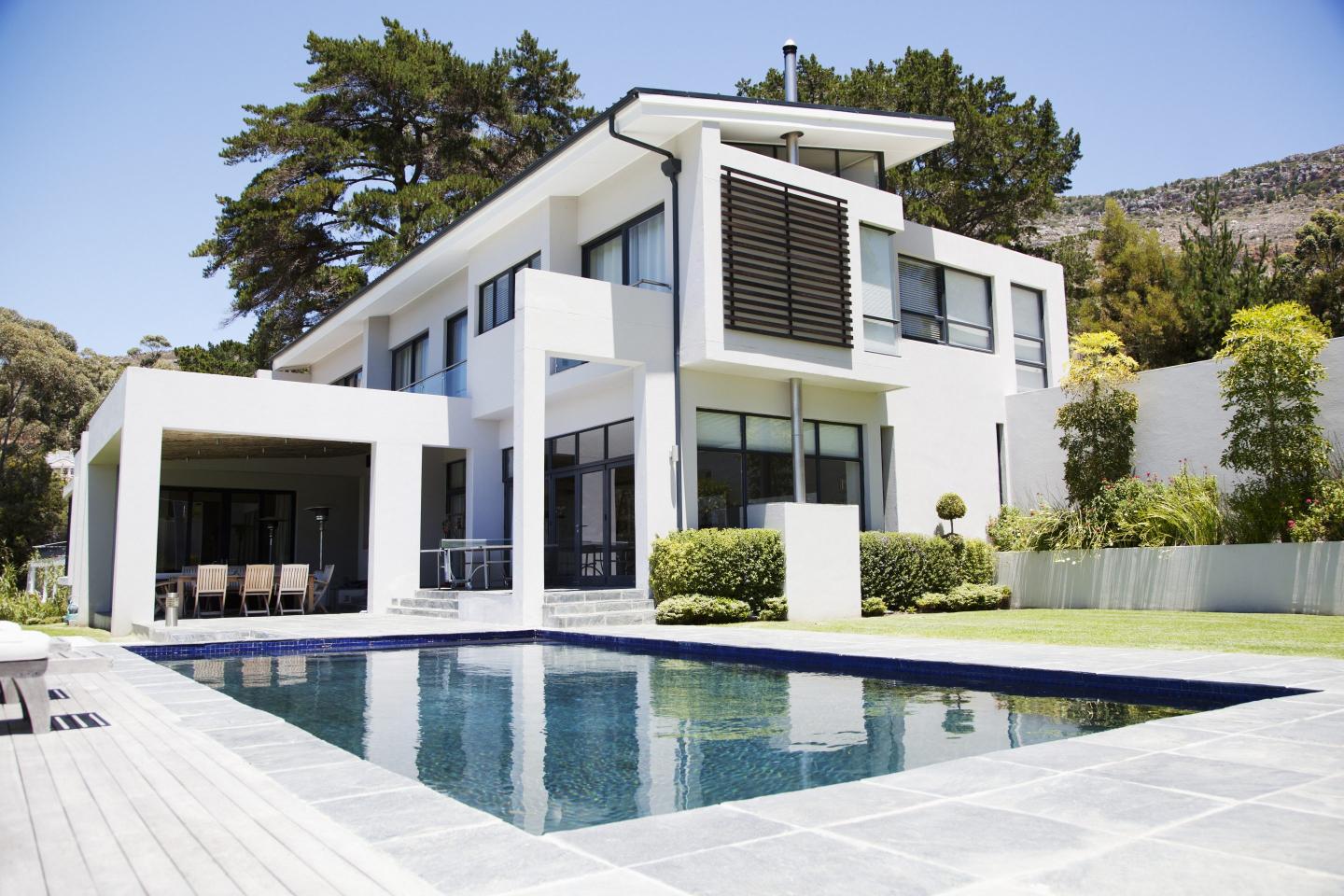 Newly built homes are now cheaper than existing ones, and the discount is the greatest in 6 years