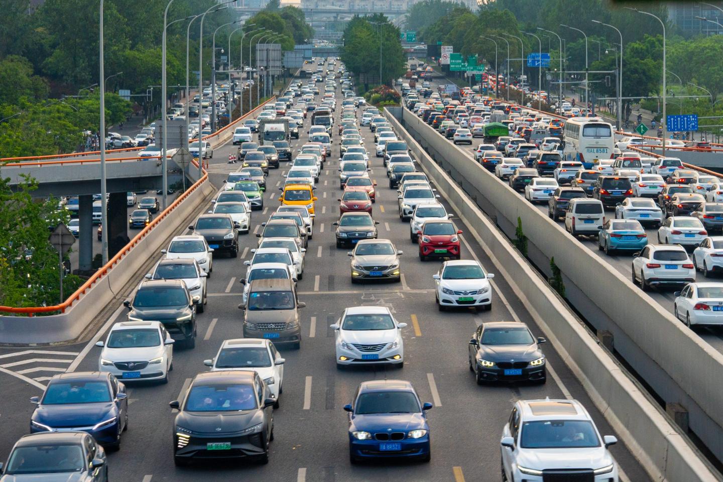 Fourth of July traffic will be record-setting. Here’s how to avoid the traffic jams