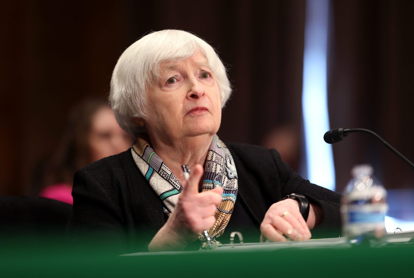 Janet Yellen points finger