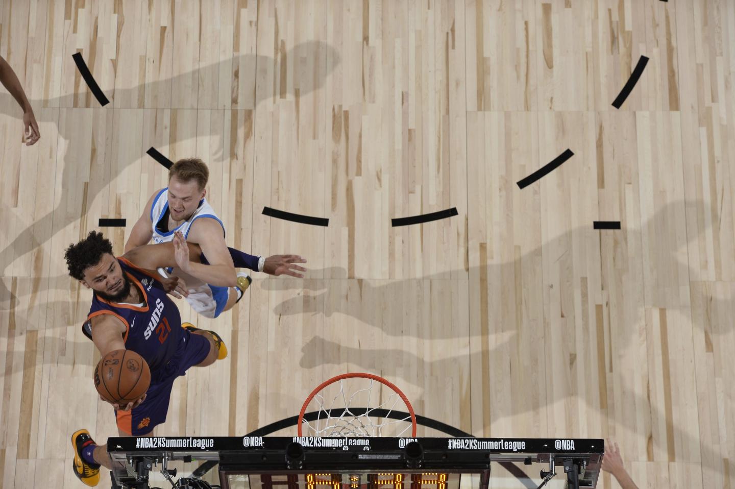 Top view of a slam dunk