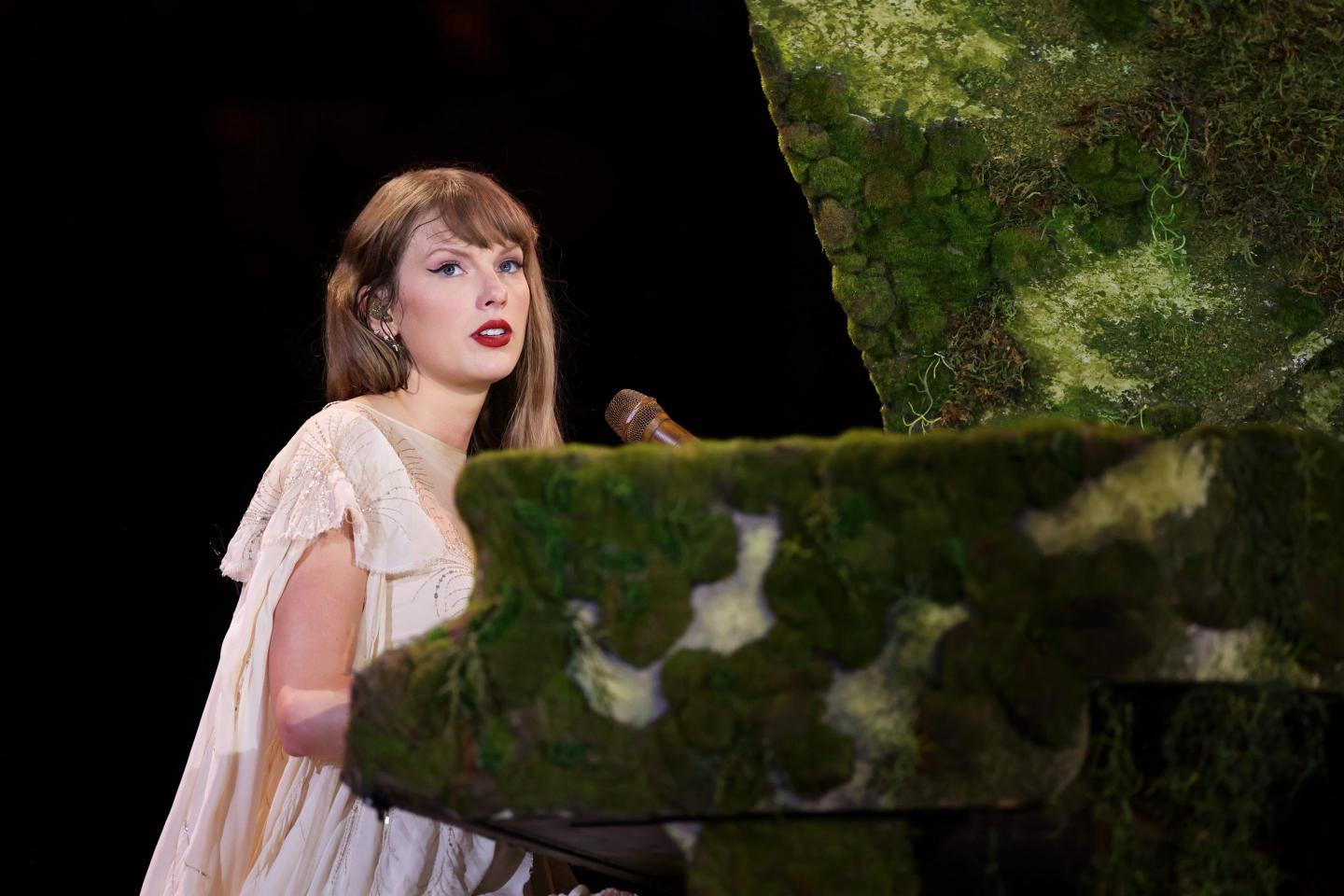 Taylor Swift performs onstage during "Taylor Swift | The Eras Tour" at Veltins Arena on July 17, 2024 in Gelsenkirchen, Germany.