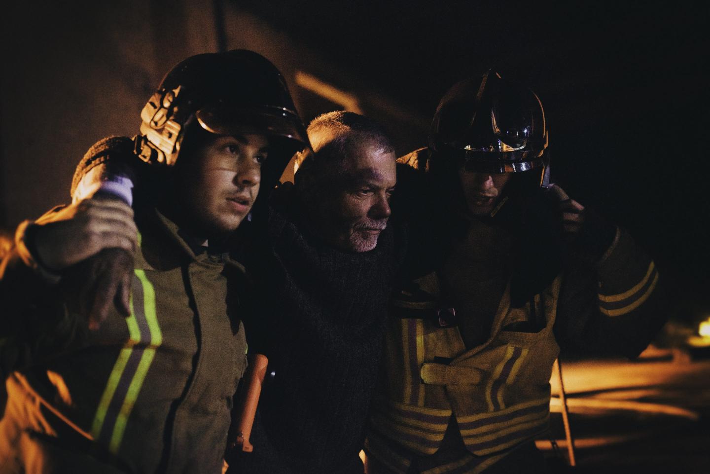 25,000 people forced to flee after flames engulfed  a Canadian resort town