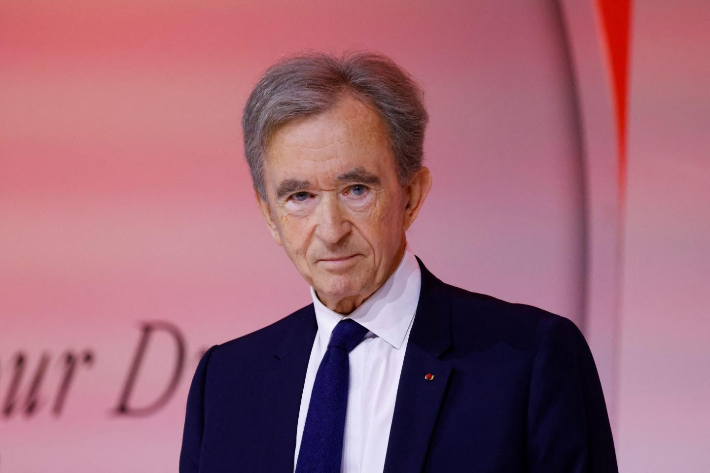 bernard arnault in a suit