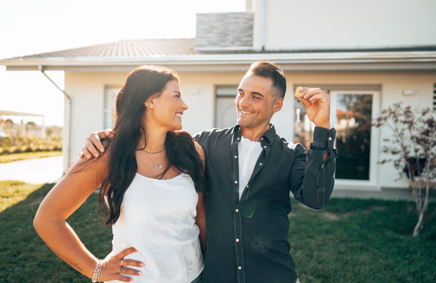 30-year mortgage rates drop to 6.47 percent—lowest in a year