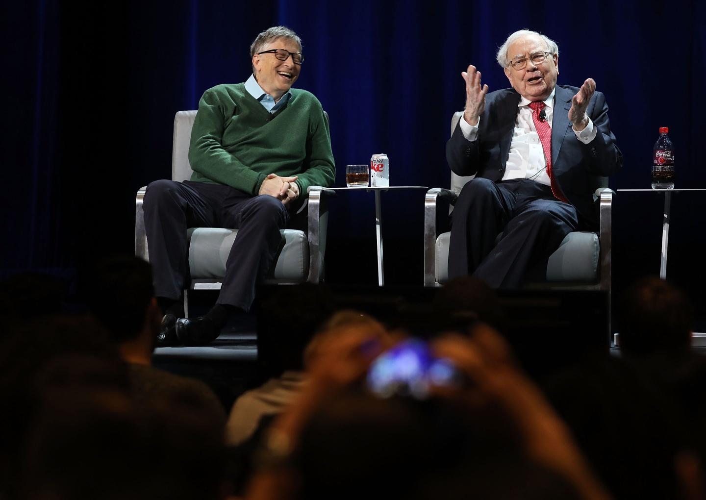Photo of Bill Gates (left) and Warren Buffett