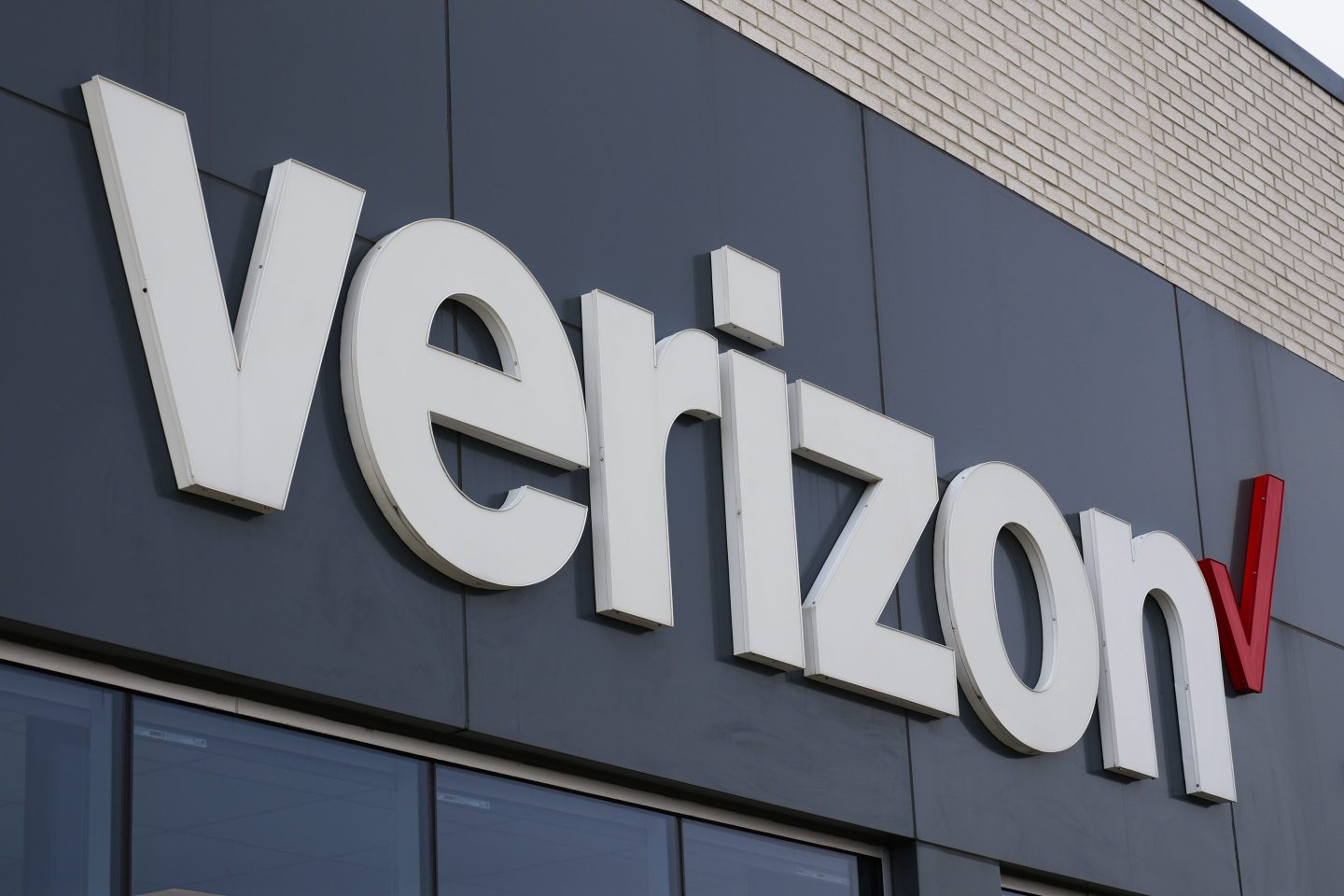 Verizon is buying Frontier Communications in a $20 billion deal that helps bolster its fiber network.