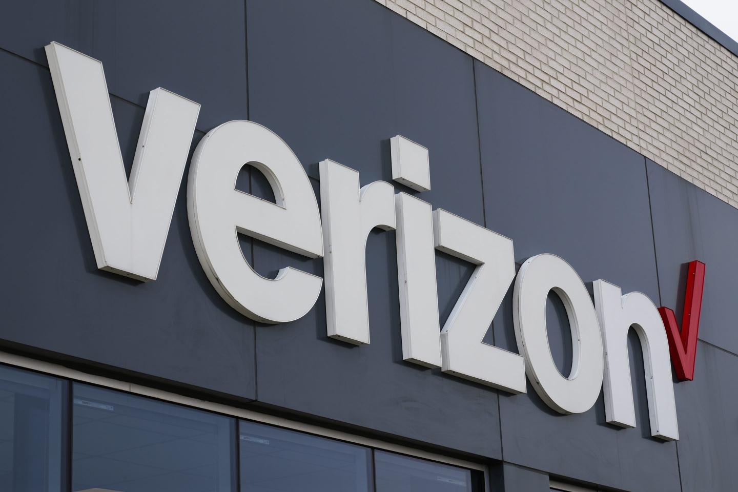 Verizon is buying Frontier Communications in $20 billion deal to strengthen its fiber network