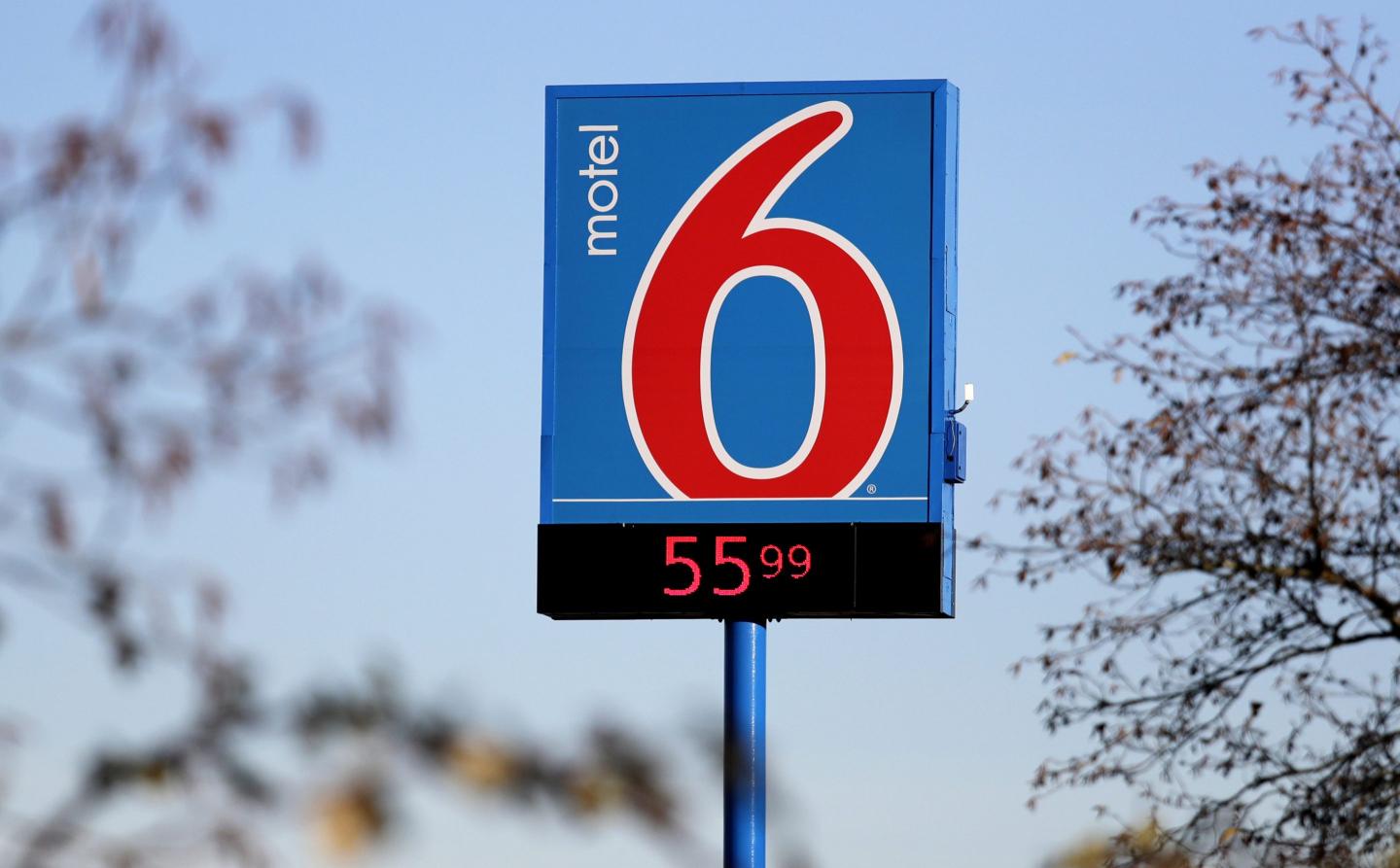 Motel 6 sign