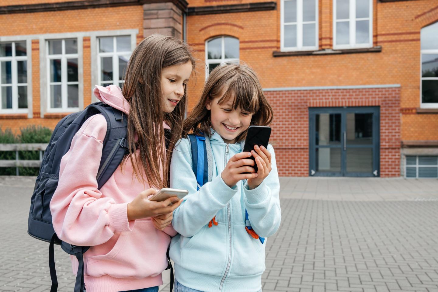 French schools pilot ‘digital pause’ by ordering under-15s to hand over their smartphones