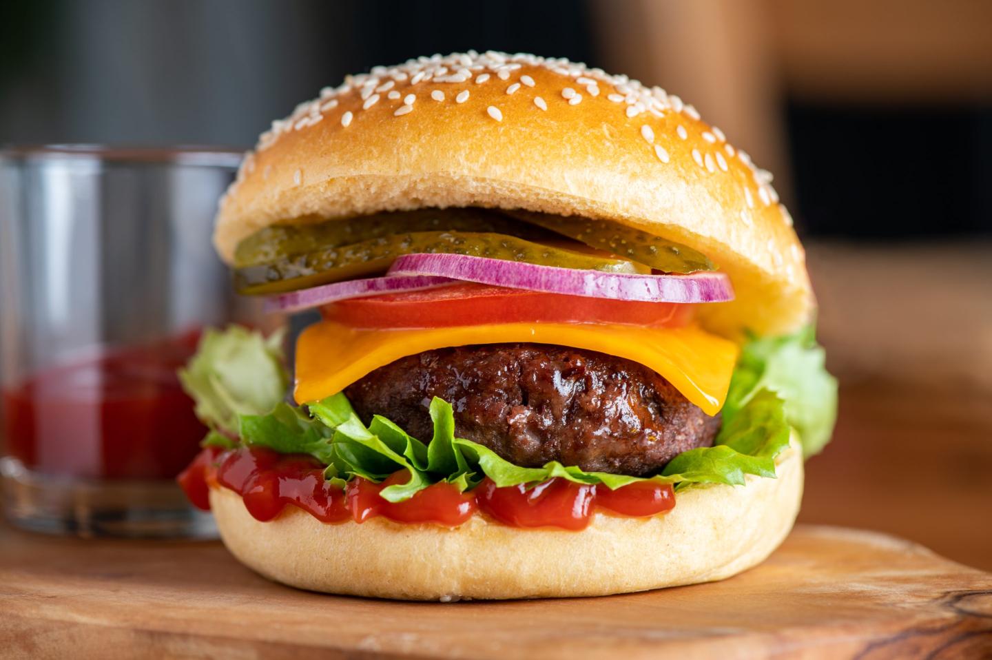Here’s where to get a free burger on National Cheeseburger Day