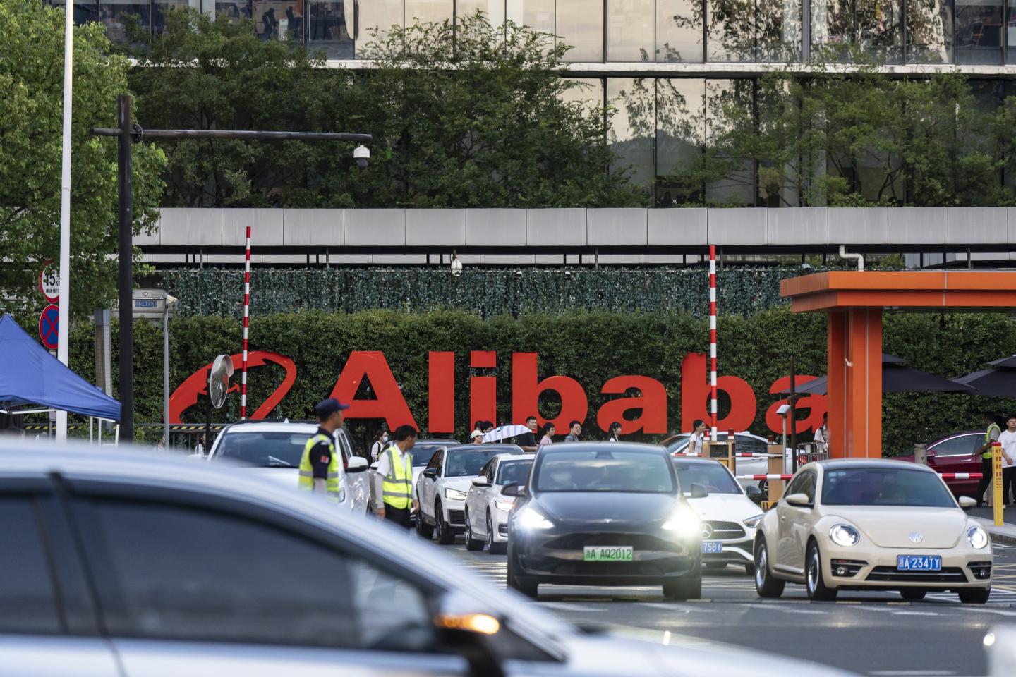 Alibaba adds $8B in value on first day mainland Chinese investors can directly trade its Hong Kong–listed shares