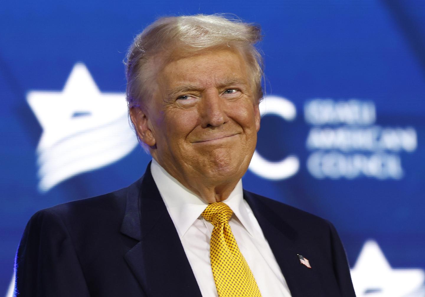 Donald Trump is selling $100 coins, but the silver they’re made of is only worth $30