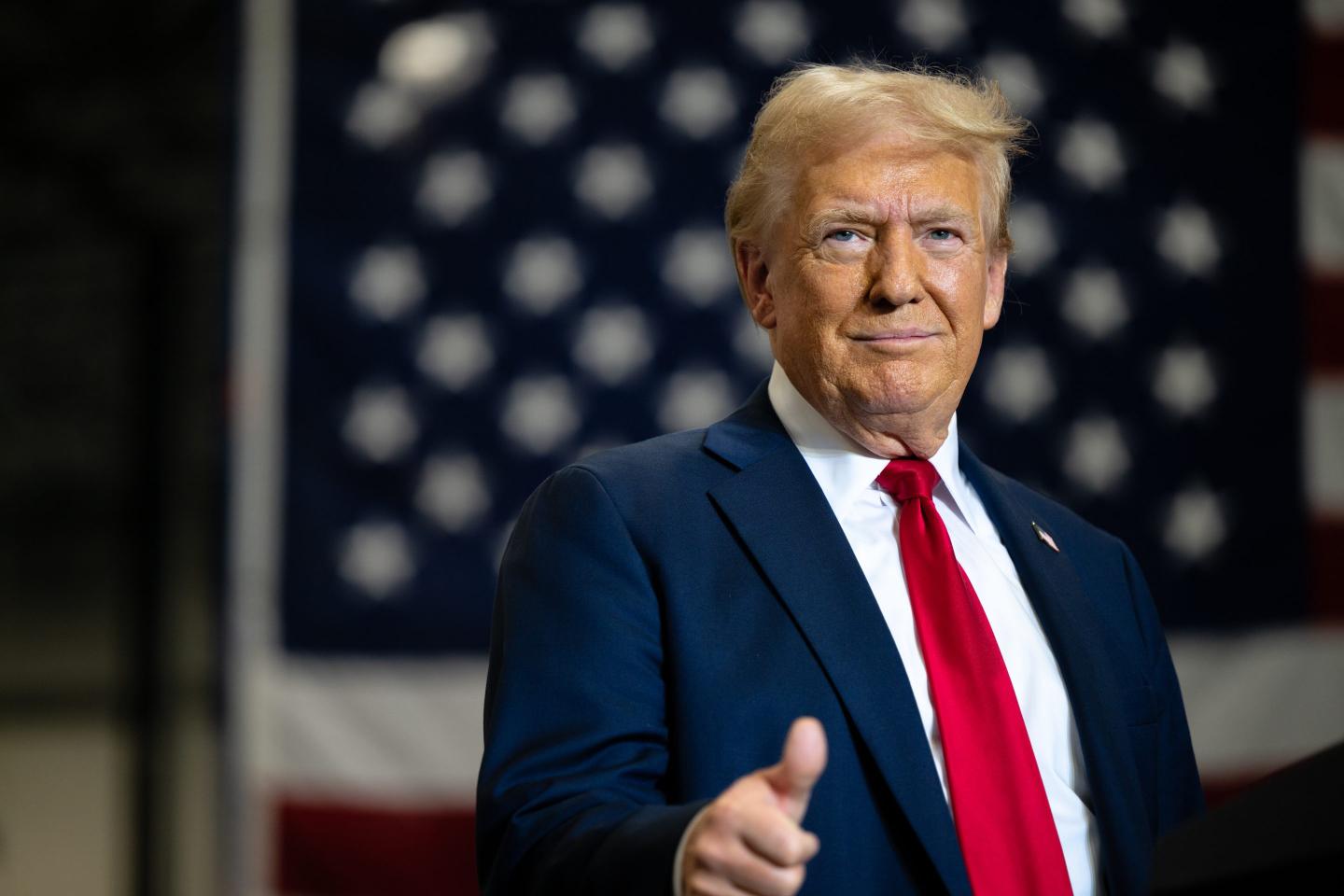 Donald Trump gives thumbs-up
