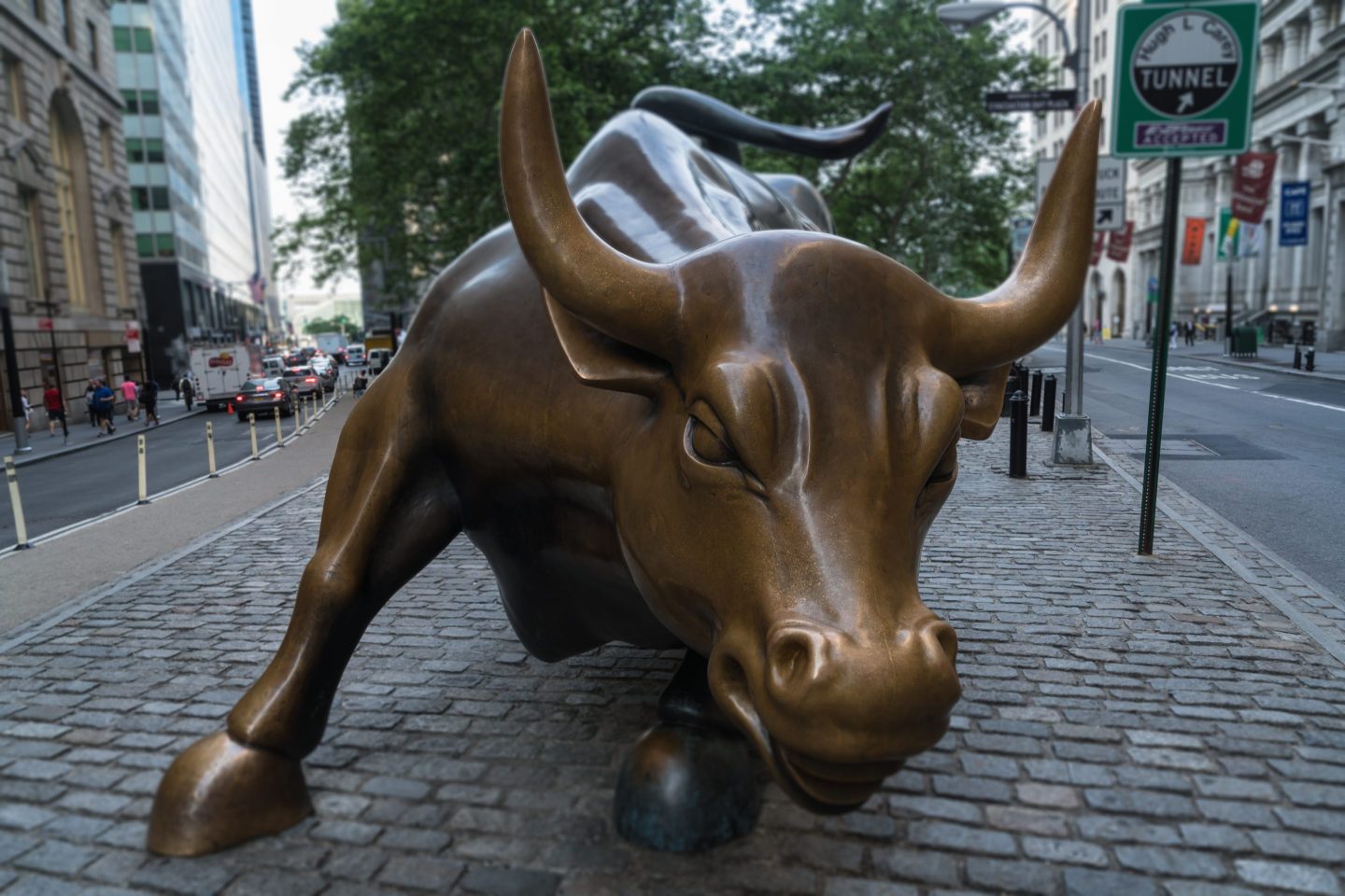 Bull sculpture on Wall Street