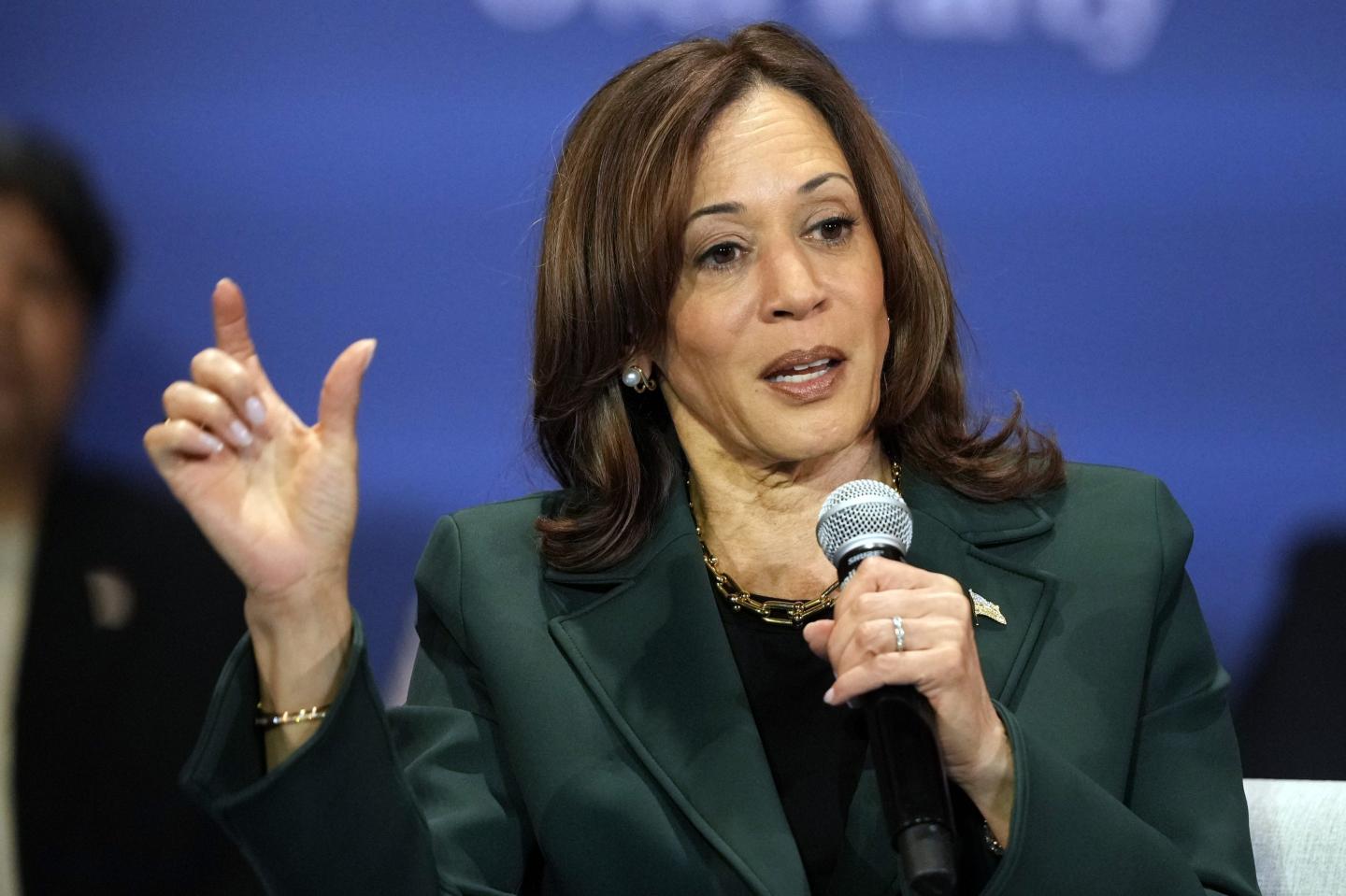 Harris and Trump tout their economic policies as best chance to win Latino voters