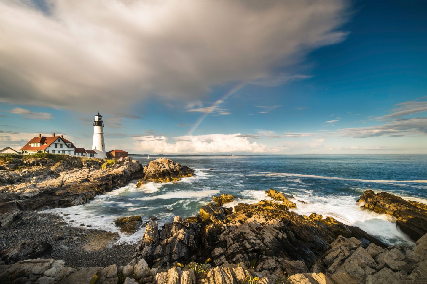 With ocean views and, in classic Maine style, stunning lighthouses, Portland is rich in opportunities for avid sea lovers.