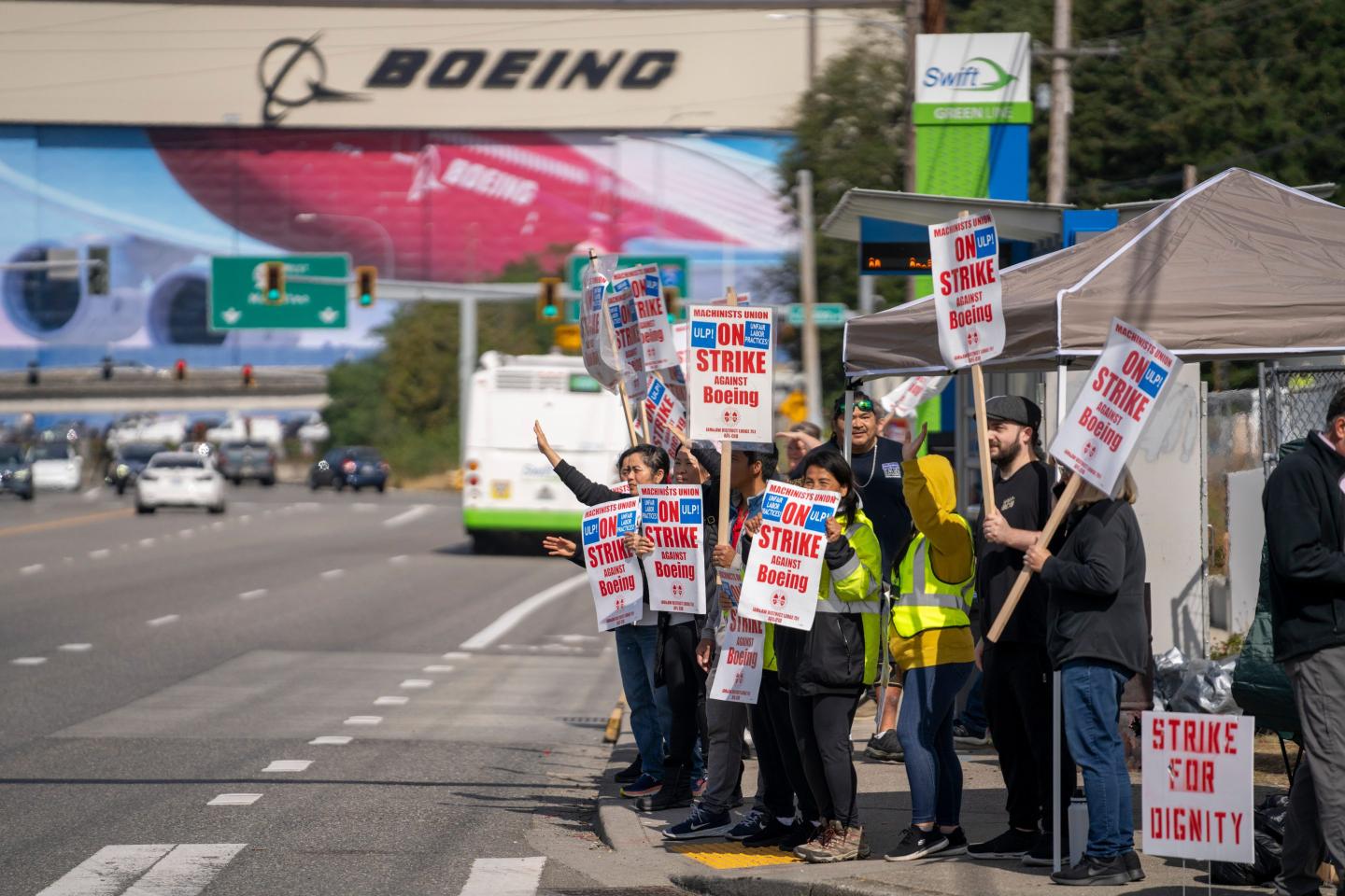 Boeing workers picket