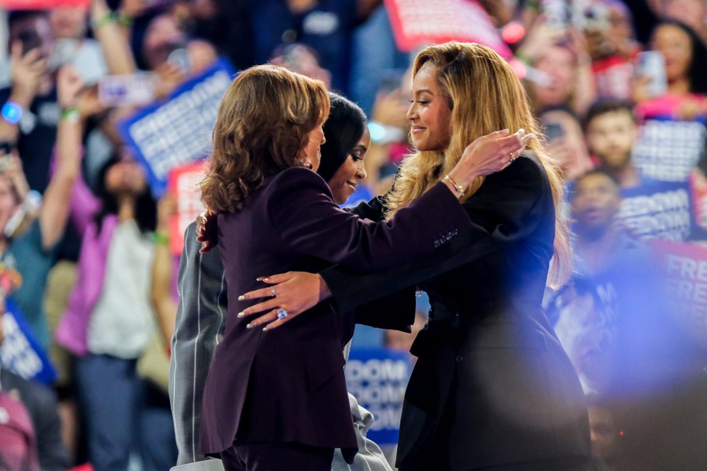 Kamala Harris and Beyonce Knowles embrace