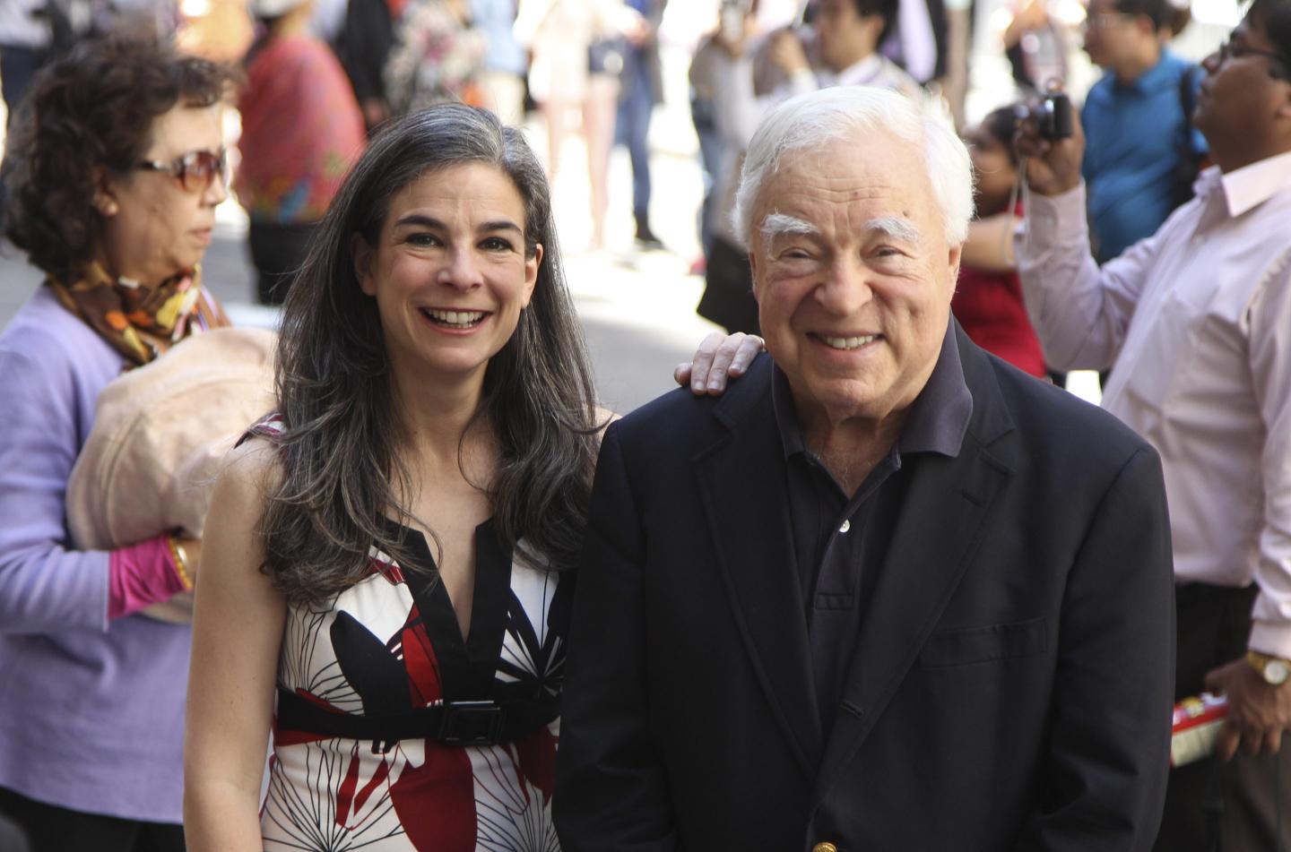 Arthur Frommer, whose ‘Europe on 5 Dollars a Day’ guidebooks revolutionized leisure travel, has died at 95